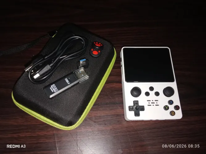 Kit R35S console retrô portátil
