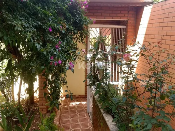 Sobrado à venda com 4 quartos em Jardim Guapira, São Paulo