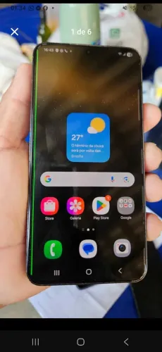 Vendo ou troco por iPhone 12 Pro esse S22 normal 128GB,com essa linha do lado esquerdo.