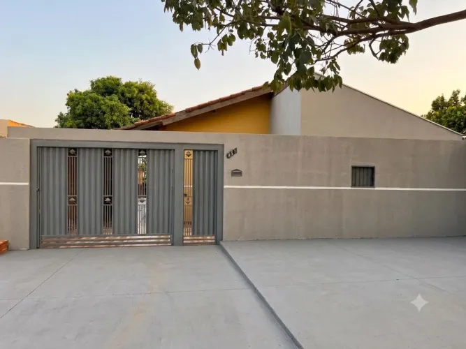 EXCELENTE OPORTUNIDADE NO BAIRRO JACY - CASA TÉRREA AMPLA E COMPLETA