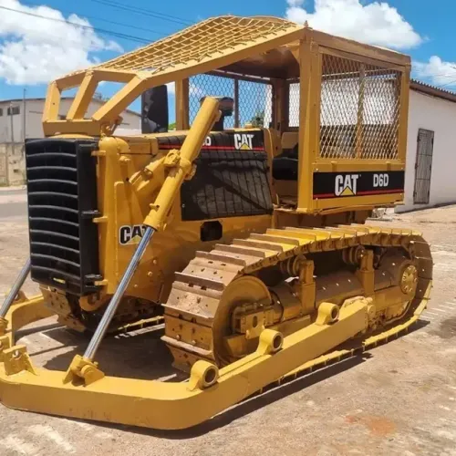 TRATOR DE ESTEIRA CATERPILLAR D6D