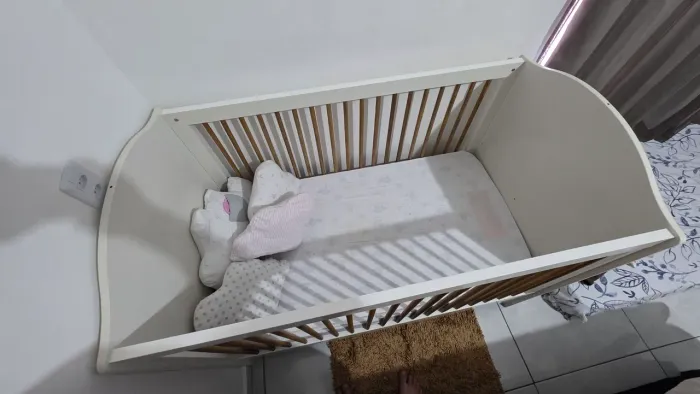 Vendo berço com colchao