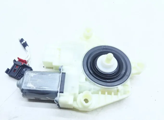 Motor Vidro Traseiro Esquerdo Jetta Gli 2.0 2024 5Q6959811