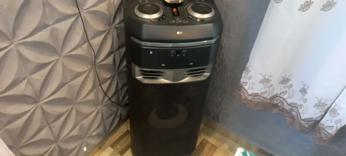 VENDO SOM LG TORRE 1650RMS OK99 R$800 