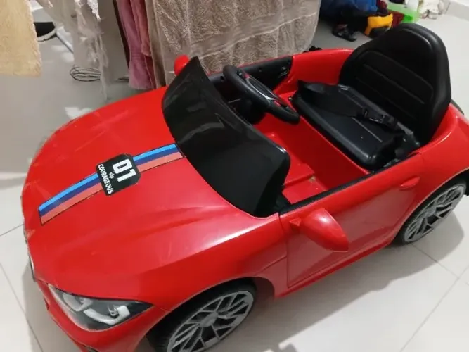 Carro elétrico infantil