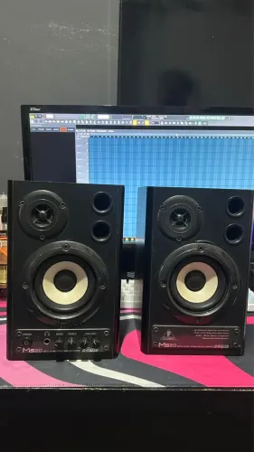 Monitor de Áudio behringer 