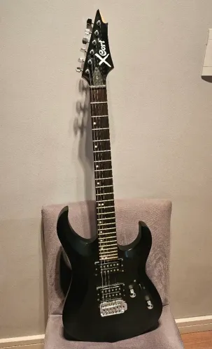 Guitarra Cort X-1 Black Satin (Superstrato 24 Trastes) - Excelente Estado