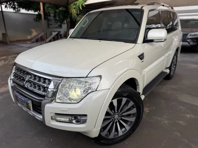 Mitsubishi Pajero HPE Full 3.2 4X4 T.i.dies. 5P AUT 2019