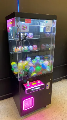 Máquina de brindes para eventos , máquina de Pelucias ou chaveiros lá