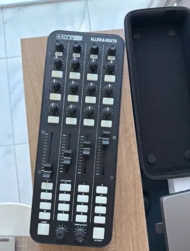 Controladora DJ Allen & Heath Xone K2 MIDI Traktor Ableton com Bag Original A&H