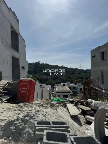 Excelente Terreno no Condomínio Aruã Brisas com 390m² em declive