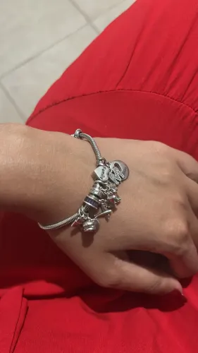 Pulseira Vivara com 10 berloques