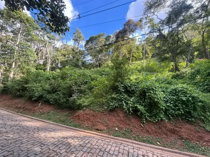 Terreno com 1.240m² à venda no condomínio Fazenda Marambaia