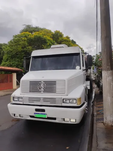 Caminhão a venda