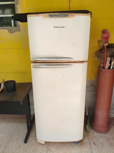 Geladeira Electrolux DFF40 400 litros 