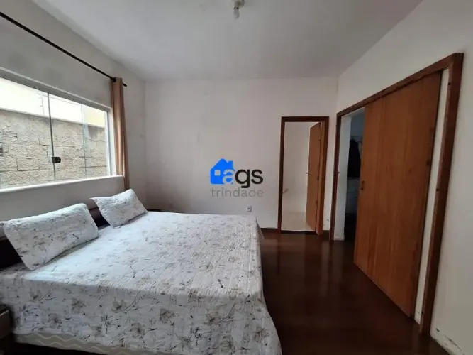 Casa á venda de 3 quartos com suíte e 4 vagas no bairro Novo Horizonte em Belo Horizonte M