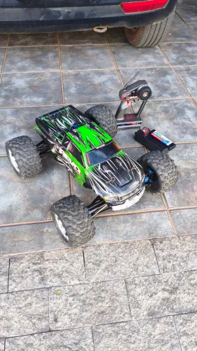 Automodelo Traxxas Revo 3.3