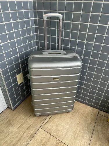 Mala 23kg (zíper quebrado) 