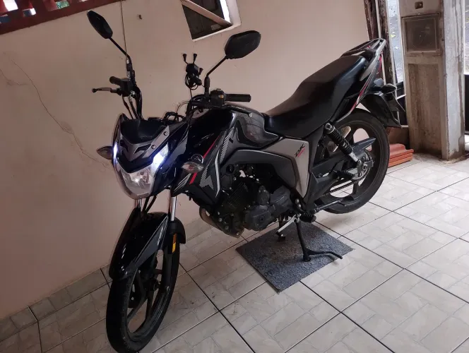 Vendo uma " Dk 150 Haojue Preta "