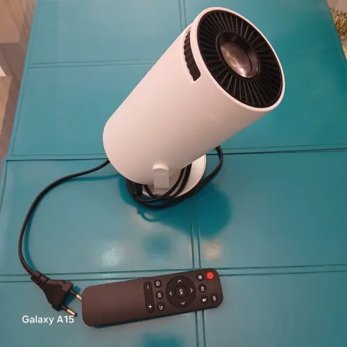 Mini Projetor portátil inteligente HY300
