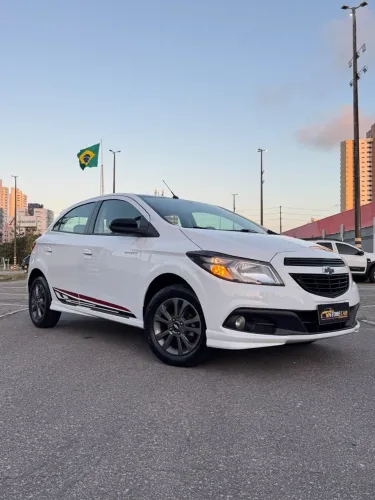 Chevrolet Onix Hatch Effect 1.4 8V Flex Power Mec. 4P 2015