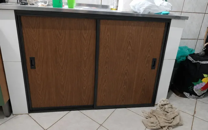 Portas para bancadas de cozinha , com divisórias