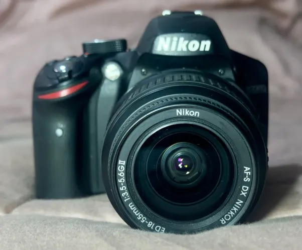NIKON D3200 + LENTE 18-55 MM + KIT COMPLETO DE ACESSÓRIOS