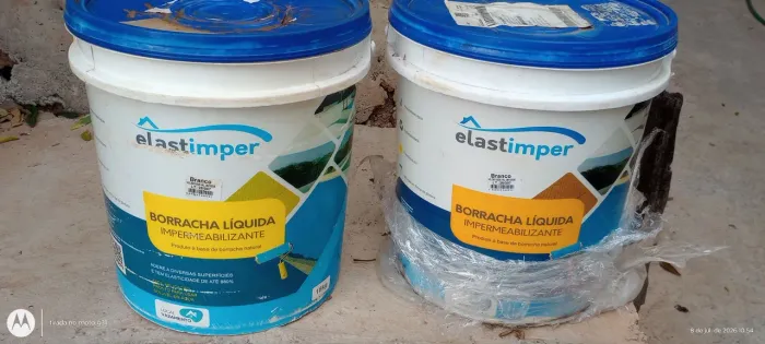 Vende_ se 2 balde de 18 litros de iperbalizande de borracha líquida cor branca *