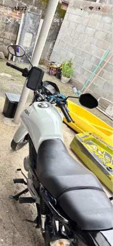 Vendo 125 CG pego o iPhone 17 pro max na troca .