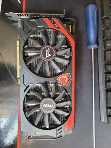 AMD RADEON R9 SERIES 3GB