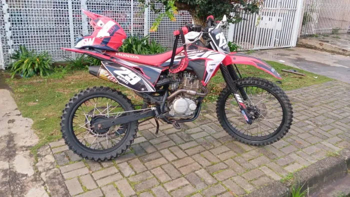 Bross preparada para trilha motor 190