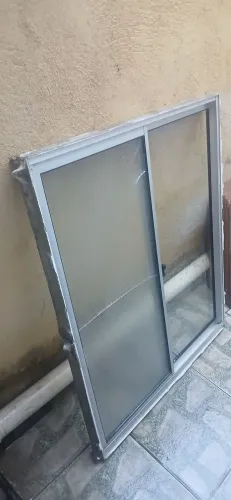 Janela de alumínio