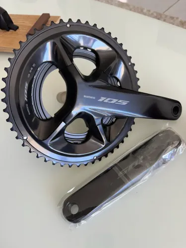 Pedivela Shimano 105 FC-R7100, para transmissão 12 velocidades (12v) de estrada.
