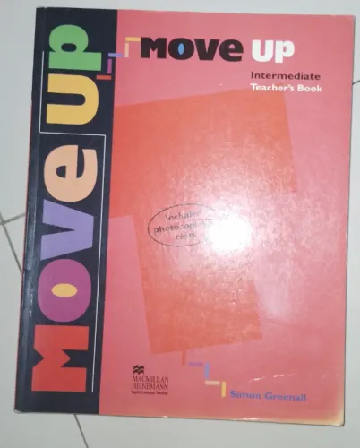 Conjunto de livros de Inglês Move Up Intermediate como novo