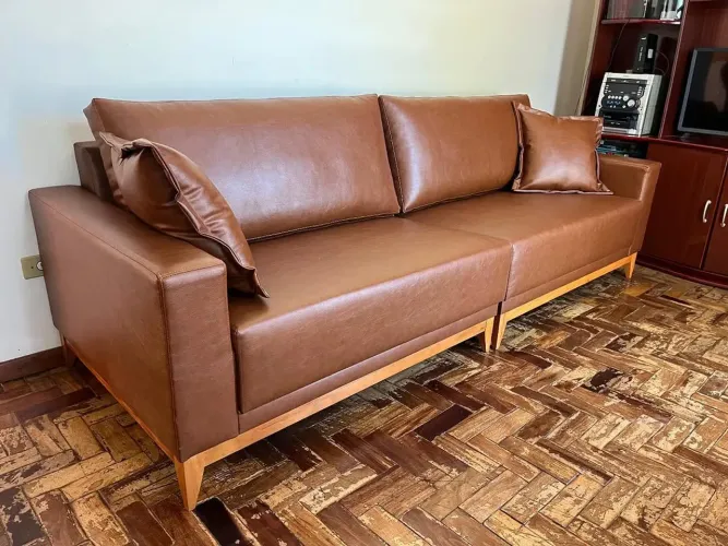 Conjunto sofá fixo com poltronas 