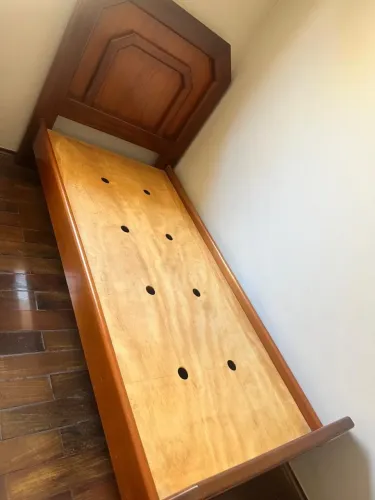 Vendo cama de solteiro - madeira mogno
