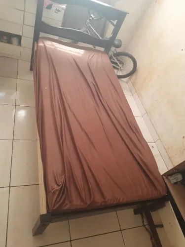 Vende ser cama de solteiro