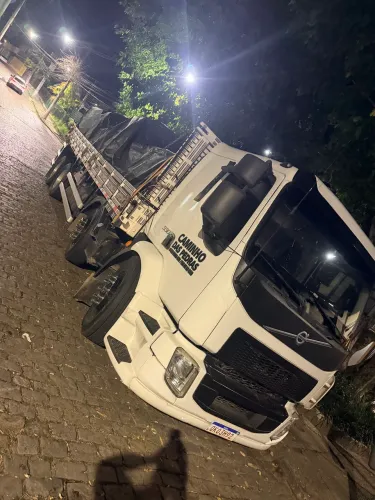 Volvo 330 completo