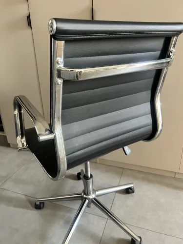 CADEIRA DE ESCRITÓRIO COM BRAÇOS NORDI