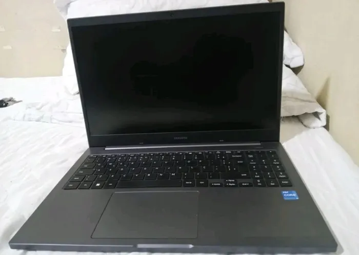 Samsung book 3