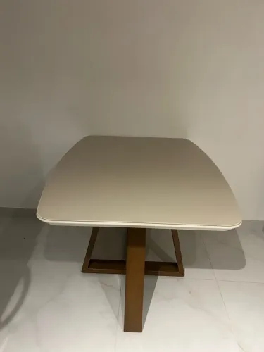 Mesa de jantar 4 lugares