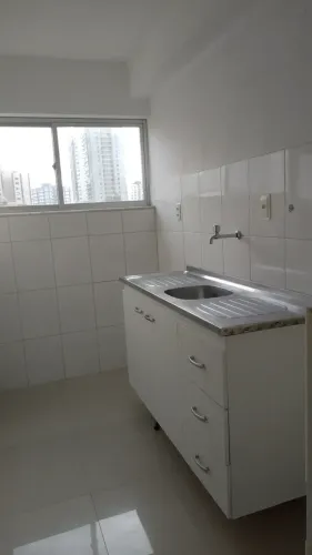 Imóvel para aluguel possui 65 metros quadrados com 2 quartos em Boca do Rio - Salvador - B