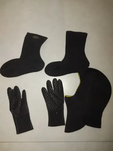 Conjunto de luvas, botas e gorro de mergulho - Mormaii - Tamanho P