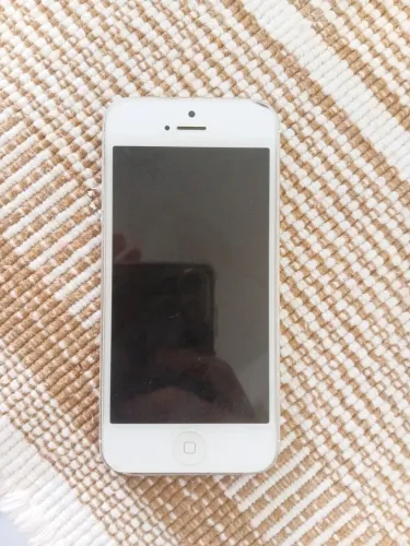 iPhone 5.