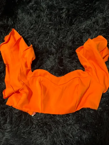 Cropped laranja