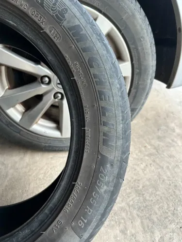 Pneu 205/55/16 Michelin usado