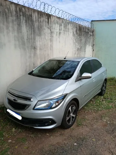 Chevrolet Onix Hatch LT 1.0 8V Flex Power Mec. 4P 2013