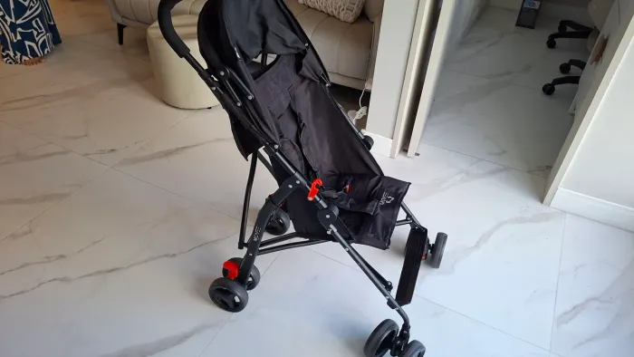 Maxi Baby Carrinho de Bebê Passeio Guarda Chuva MOVEE (Preto)