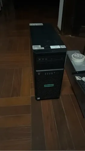 Servidor HPE ProLiant ML30 Gen9 Xeon E3-1220 v5 24GB DDR4 2TB