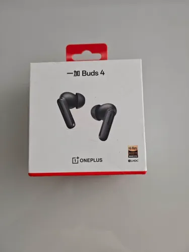 Vendo Fone TWS  Oneplus Buds 4. Excelente estado. Nunca caiu, sem risco algum.
